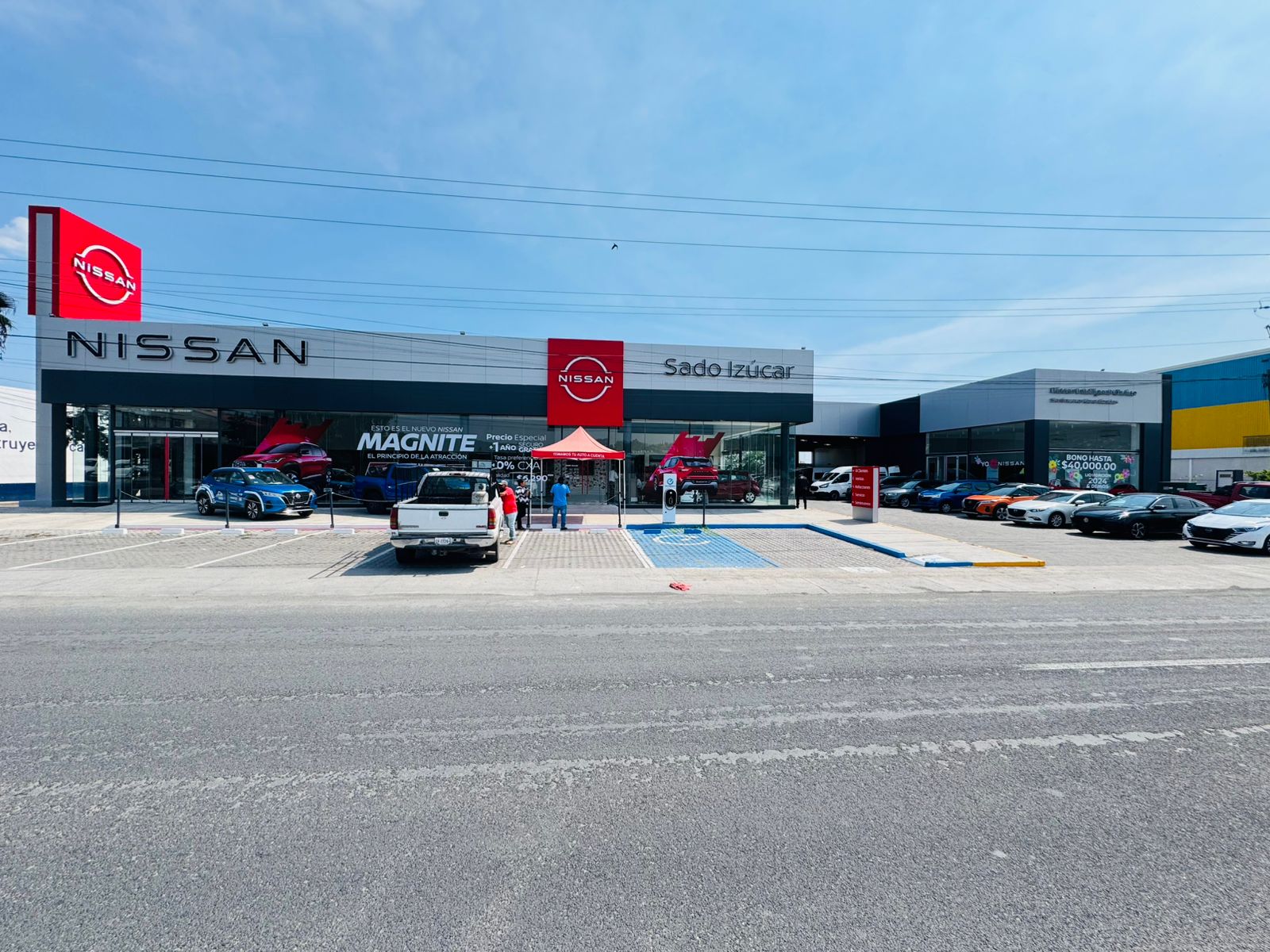 Nissan Izúcar